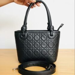 1d96eef3e7814b299cef3916511bcfd0.jpg Made in Thailand Original Elegant New Trend Style (tlad) Handbag for Women โ Luxury Leather black Colour with Shoulder Strap