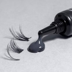 2ea289e838e059b99e79149adecaf74b.jpg High Quality HUDA BEAUTY Eye Lash Glue WATERPROOF Fast Drying Makeup