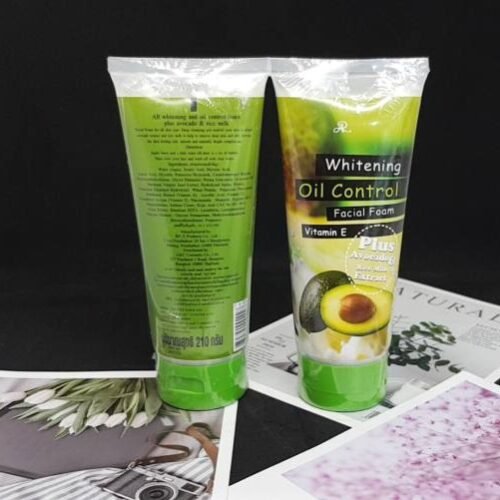 THAILAND Vitamin-E Oil Aron Plus (aoca) Avocado Control WHITENING Facial Foam 190g
