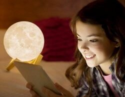 919f995860e14e3f9ae1ca81798fd9ce.jpg 15 cm 3D Moon Touch Sensor Lamp Mlp with Wooden Stand Bedroom Decoration Light Night Lamp Multicolor Birthday Gifts for Boys Girls Friends Lover