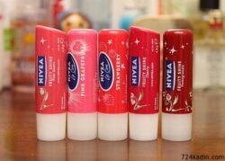 NIVEA Strawberry / Cilek Fruity Shine Moisture Lip Care Balm (Nsfs)
